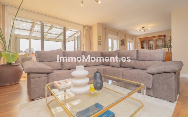 Resale - Apartment - Torremolinos - La Carihuela