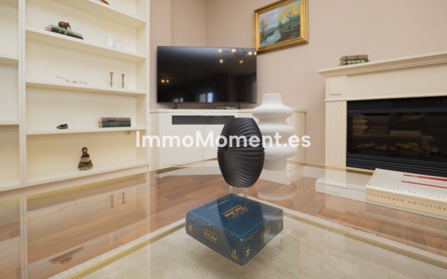Resale - Apartment - Torremolinos - La Carihuela