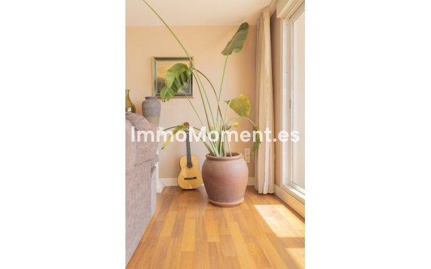 Resale - Apartment - Torremolinos - La Carihuela