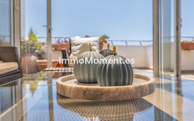 Resale - Apartment - Torremolinos - La Carihuela