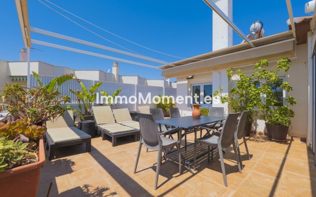 Resale - Apartment - Torremolinos - La Carihuela