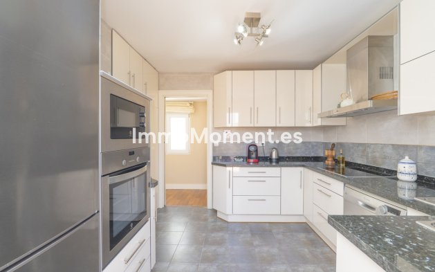 Resale - Apartment - Torremolinos - La Carihuela