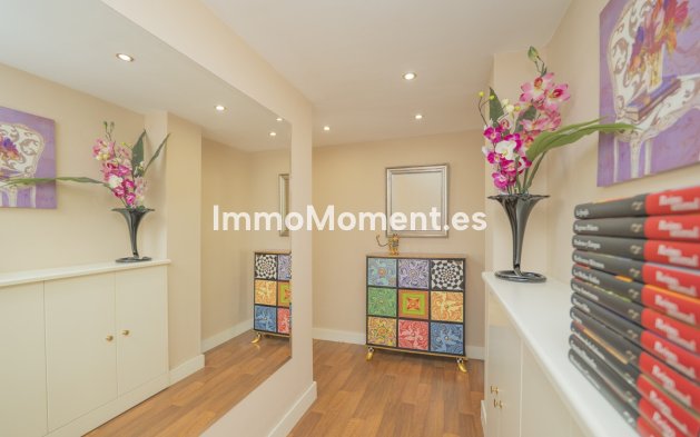 Resale - Apartment - Torremolinos - La Carihuela
