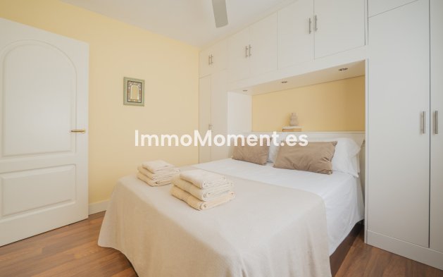 Resale - Apartment - Torremolinos - La Carihuela