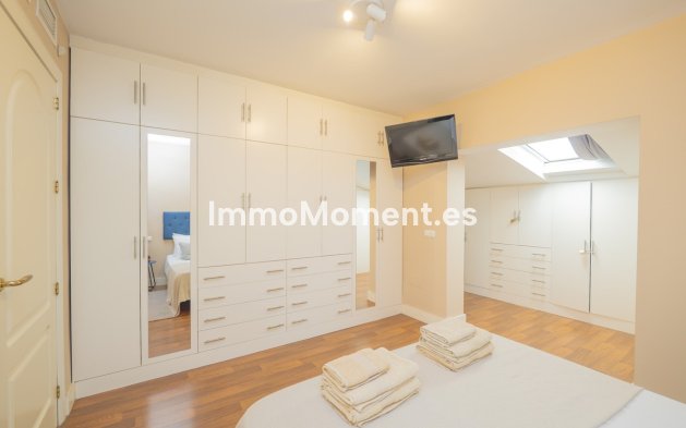 Resale - Apartment - Torremolinos - La Carihuela
