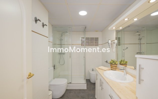 Resale - Apartment - Torremolinos - La Carihuela