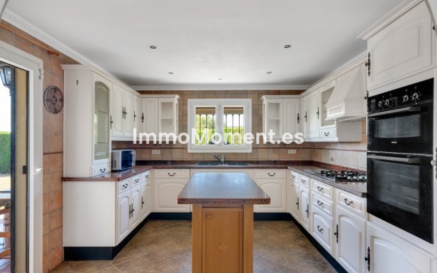 Wiederverkauf - Freistehende Villa - Estepona  - Estepona Centro