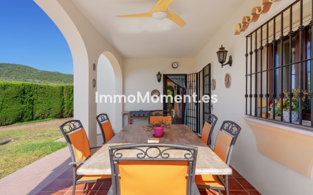 Wiederverkauf - Freistehende Villa - Estepona  - Estepona Centro