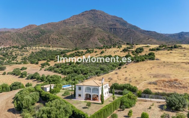 Wiederverkauf - Freistehende Villa - Estepona  - Estepona Centro