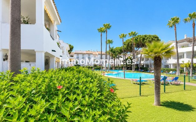Resale - Apartment - Estepona - Estepona Centro