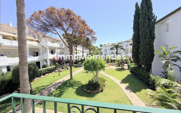 Resale - Apartment - Estepona - Estepona Centro