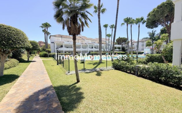 Resale - Apartment - Estepona - Estepona Centro
