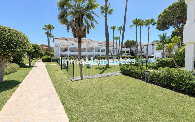 Resale - Apartment - Estepona - Estepona Centro