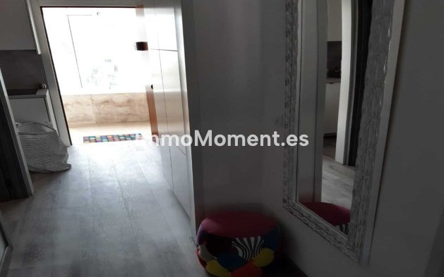 Resale - Apartment - Torremolinos - La Carihuela