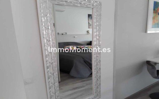Resale - Apartment - Torremolinos - La Carihuela
