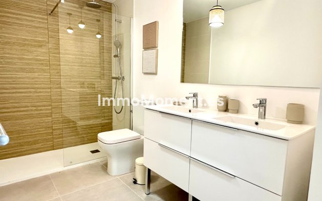 Lange termijn verhuur - Appartement - Estepona  - Cancelada