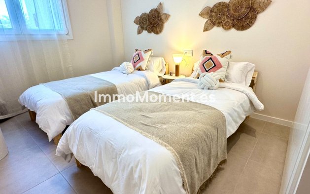 Lange termijn verhuur - Appartement - Estepona  - Cancelada