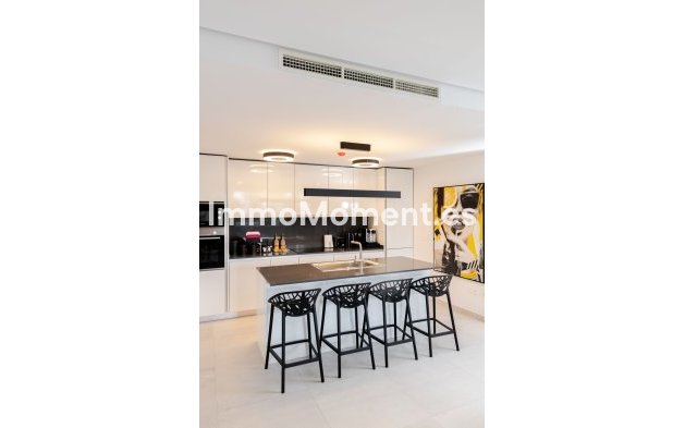 Resale - Apartment - Benahavís - Benahavís Centro