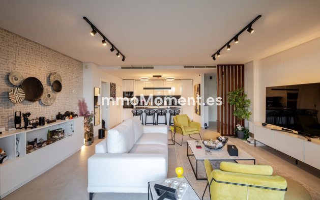 Resale - Apartment - Benahavís - Benahavís Centro
