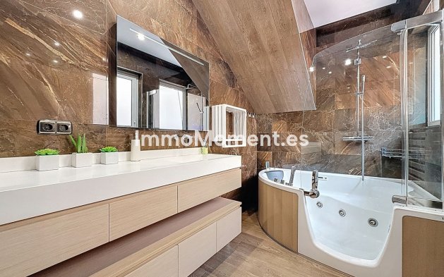 Resale - Townhouse - Málaga - Málaga Este