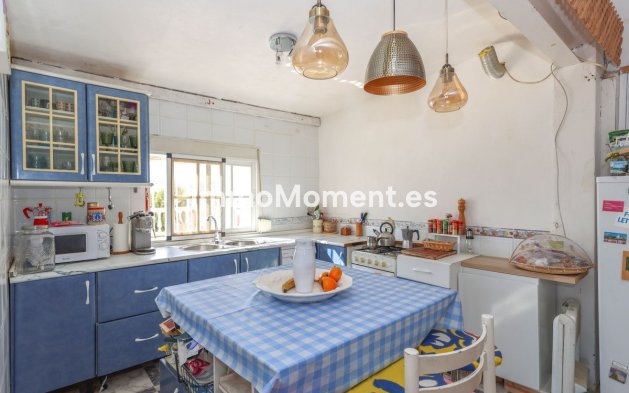 Reventa - Villa independiente - Interior  - Guaro