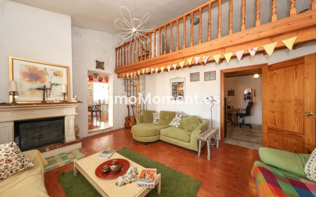 Reventa - Villa independiente - Interior  - Guaro