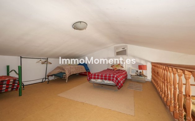 Reventa - Villa independiente - Interior  - Guaro