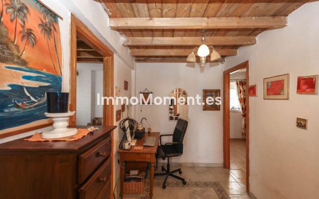 Reventa - Villa independiente - Interior  - Guaro