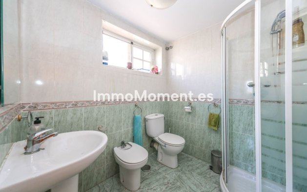 Reventa - Villa independiente - Interior  - Guaro