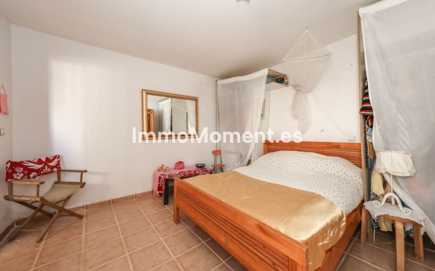 Reventa - Villa independiente - Interior  - Guaro