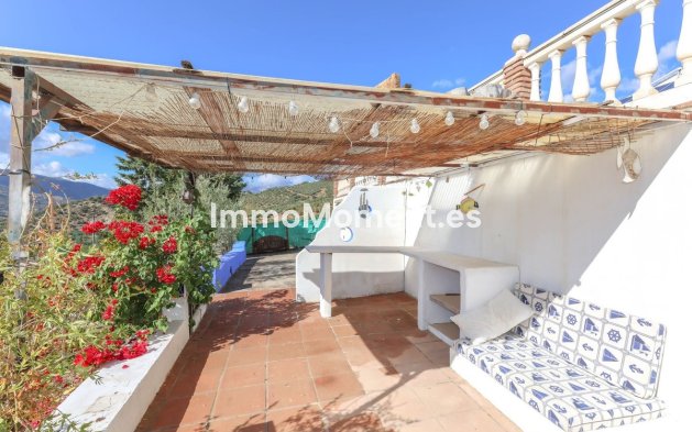 Reventa - Villa independiente - Interior  - Guaro