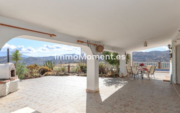 Reventa - Villa independiente - Interior  - Guaro
