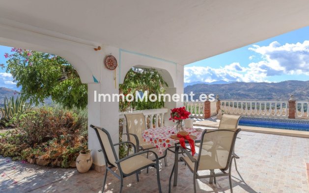 Reventa - Villa independiente - Interior  - Guaro