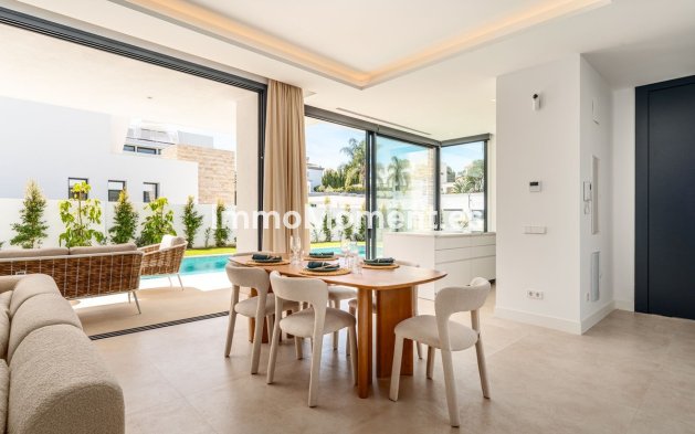 Bestaande woning - Vrijstaande villa - Estepona  - Atalaya
