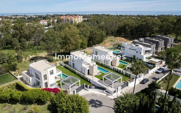 Bestaande woning - Vrijstaande villa - Estepona  - Atalaya
