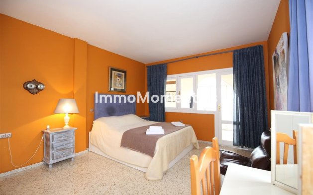 Reventa - Villa independiente - Estepona  - Estepona Centro