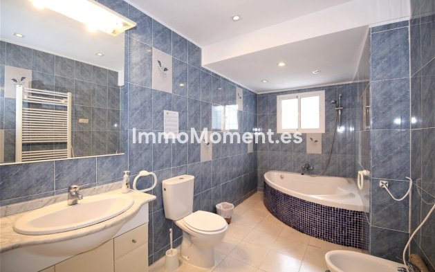 Reventa - Villa independiente - Estepona  - Estepona Centro
