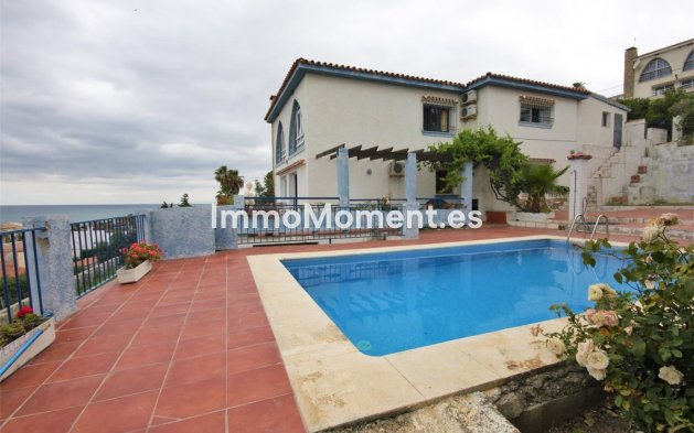 Reventa - Villa independiente - Estepona  - Estepona Centro