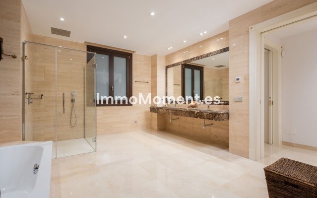 Wiederverkauf - Freistehende Villa - Marbella - Guadalmina Baja