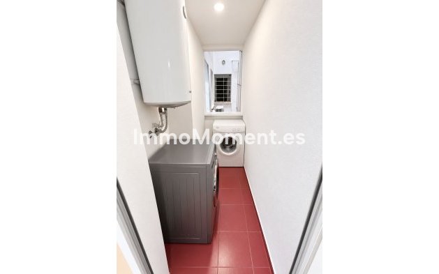 Reventa - Apartamento - Interior  - Guaro