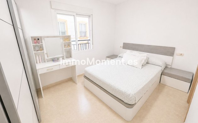 Reventa - Apartamento - Interior  - Guaro