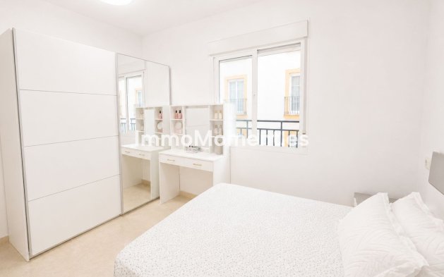 Reventa - Apartamento - Interior  - Guaro