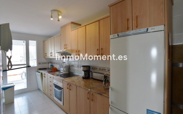 Resale - Apartment - Marbella - Nueva Andalucía