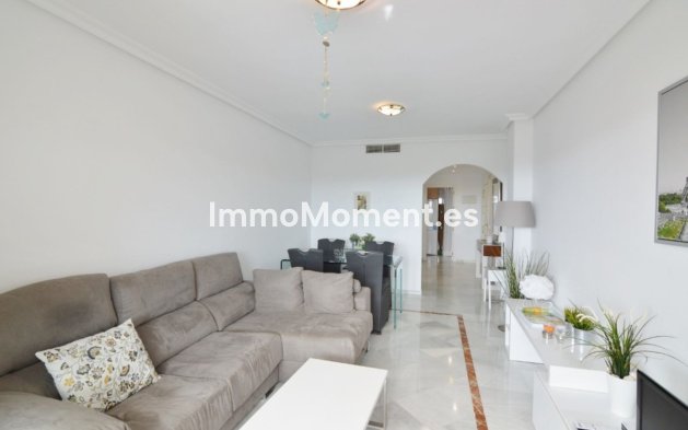 Resale - Apartment - Marbella - Nueva Andalucía