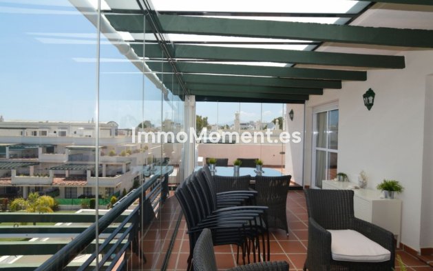 Resale - Apartment - Marbella - Nueva Andalucía