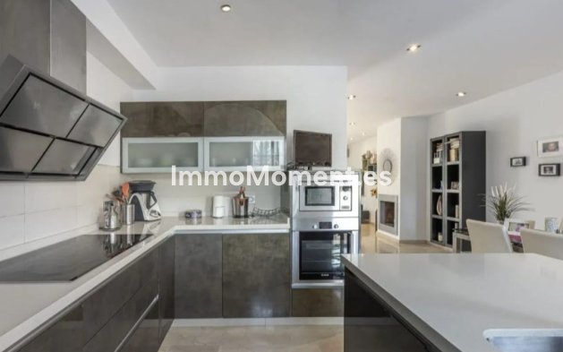 Resale - Townhouse - Estepona - Estepona Centro