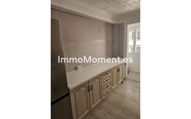 Resale - Apartment - Estepona - Estepona Centro