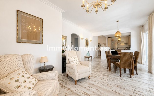 Resale - Apartment - Estepona - Estepona Centro