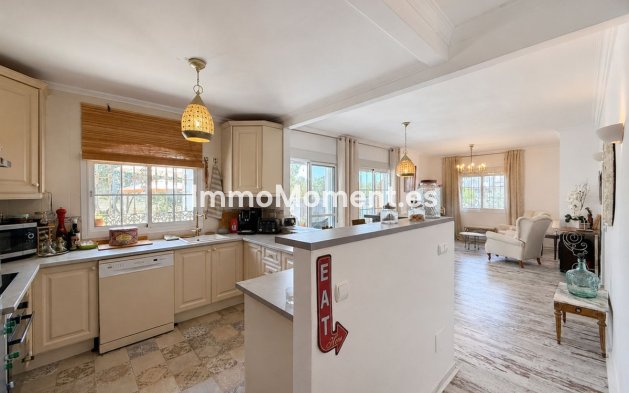 Resale - Apartment - Estepona - Estepona Centro