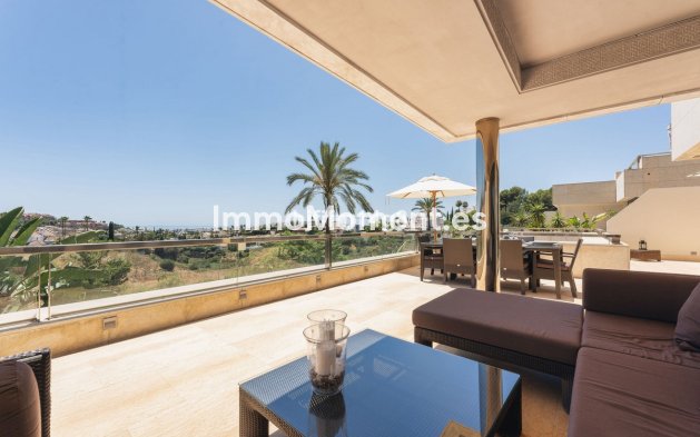 Resale - Apartment - Marbella - Nueva Andalucía